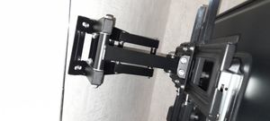 Uchwyt ścienny FCH TV, uchwyt obrotowo-uchylny do telewizorów o przekątnej ekranu od 26 do 55 cali, maksymalny rozmiar VESA 400 x 400 mm Zdjęcie produktu od klienta nr 1