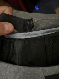 Der Rucksack kam zerrissen an