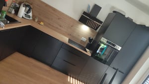 Küche SOLANO BASIC 280 cm Küchenzeile Küchenblock Einbauküche Kaschmir beige matt + Eiche Artisan matt Kunden-Foto 1