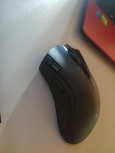 Razer DeathAdder V2 X HyperSpeed - Mouse - ergonomico - per destrorsi - ottico - 7 pulsanti - wireless - 2,4 GHz, Blu Foto del cliente 2