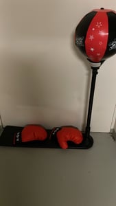 COSTWAY Punchingball 85-130cm hoehenverstellbar, Standboxball freistehend, Kinder Boxset, Boxsack Set, Box Set inkl. Boxhandschuhe und Handpumpe Kunden-Foto 1