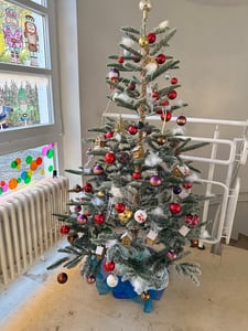 180 cm Künstlicher Weihnachtsbaum mit 1000 grünen Spitzen, Metallständer, Nordmanntanne, PVC Tannenbaum Naturgetreu Tannenbaum Kunden-Foto 2