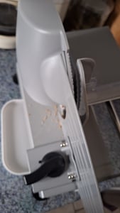 Allesschneider 200W Edelstahlmesser mit Wellenschliff,klappbar platzsparend, elektrische Schneidemaschine Brotschneidemaschine, Profi Kunden-Foto 1