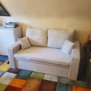 Sofa AIKIDO 150x85 - mit schlaffunktion - Farben zur Auswahl - modernen Sofa - mit Bettkasten - Moderner Cordstoff - Stoff POSO 047 Olivgrün Kunden-Foto 15