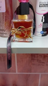 Yves Saint Laurent Libre Intense, Frauen, 30 ml, Nicht nachfüllbare Flasche, Bergamotte, Lavendel, Orange, Jasmin, Orangenblüte, Orchidee, Bernstein, Tonka-Bohne, Vanille, Vetiver Kunden-Foto 1