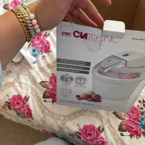 Clatronic Eismaschine |1500 ml | Sorbet, Eiscreme, Frozen Joghurt | Zubereitungszeit: 20-40min | Nachfüllöffnung | Kältespeicher | ICM 3764 Kunden-Foto 5