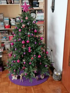 Primaflor Weihnachtsbaum Unterlage GLIMMER - Rund - Schwarz - Ø 50cm - B1 Tannenbaumdecke, Decke für Weihnachtsbäume - Tannenbaum Bodenmatte Kunden-Foto 1