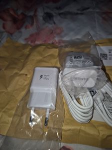 Originální napájecí adaptér Samsung EP-TA800 USB-C Super Fast Charger Rychlá nabíječka + nabíjecí kabel Datový kabel Napájecí nabíjecí adaptér Galaxy S9 S10 S20 / S20 Plus / S20 Ultra / Note 10 Plus / Note 20 Ultra / A40 A50 A70 A71 A51 A41 A42 A21s A30s S8 Plus White Fotografie od zákazníka č. 1