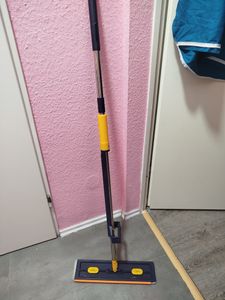 Großer Flachmopp, Wischmopp mit Auswringfunktion, 360° Drehgelenk Bodenwischer Wischmopp Set, mit 4 Mikrofaser-Wischpads, für Hartholz Laminat Fliesen Kunden-Foto 4