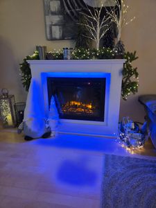 Juskys Elektrokamin 1000 / 2000 W - Standkamin mit Heizung, LED & Timer - Weiß Kunden-Foto 3