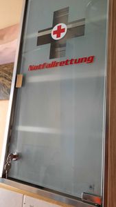 Jago® Medizinschrank - Abschließbar, 4 Fächer, Stahl, Glas, Tür, 30x12x60cm, Silber - Medikamentenschrank, Arzneischrank, Erste Hilfe Schrank, Hausapotheke, Apothekerschrank Kunden-Foto 2