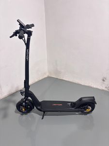 Sehr robuster E-Scooter, toller Kundenservice.