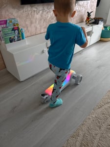LUMI RIDE Kinder Roller Kinderscooter Dreiradscooter mit LED-Leuchtdeck rosa Sun Baby Kunden-Foto 1