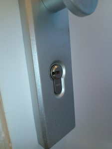 ABUS Bravus.2000 Doppelzylinder mit 5 Schlüssel, Länge (a/b) 35/45mm (c= 80mm) mit Sicherungskarte, Angriffswiderstandsklasse B, mit Not- u. Gefahrenfunktion Kunden-Foto 3