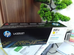 HP Toner 201X CF402X Gelb für Farblaserjet Pro M-Serie Drucker, 2300 Seiten Kunden-Foto 1