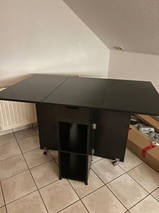 COSTWAY Tavolo da pranzo pieghevole, tavolo da cucina con rotelle, cassetto e 2 ripiani, tavolo pieghevole per 2-4 persone, tavolo da pranzo 120x72x75 cm Natur Foto del cliente 1