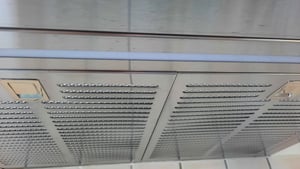 LEVIVO A+++ Dunstabzugshaube 60cm Umluft & Abluft mit 750 m³/h Luftleistung, Abzugshaube mit 2 Aktivkohlefiltern, 2 Fettfiltern, 3 Stufen & Booster Kunden-Foto 1
