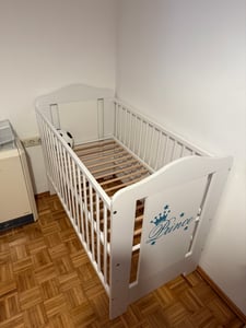 Baby-Delux Babyzimmer Prince Babybett 120x60 Wickelkommode Bettwäsche Set Komplettzimmer Kunden-Foto 1