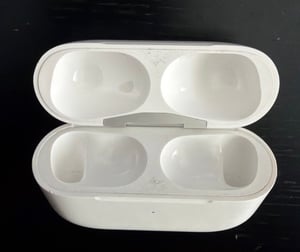 Apple AirPods Pro 2. Generation USB-C Ladecase einzeln / Original Ersatzteil Kunden-Foto 6