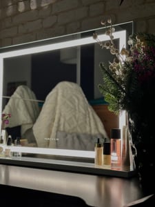 VANITII Hollywood Schminkspiegel 100cm x 80cm mit LED Beleuchtung 3 Lichtmodus Kristallen Bluetooth Kosmetikspiegel für Badzimmer Schminktisch Weiß Kunden-Foto 4