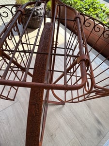 Kobolo Deko-Fahrrad/Pflanzenständer aus Metall Naturrost - Gartendeko Gartendekoration Figuren Pflanzgefäß Gartenfigur Deko für draußen Vorgarten Deco Kunden-Foto 3