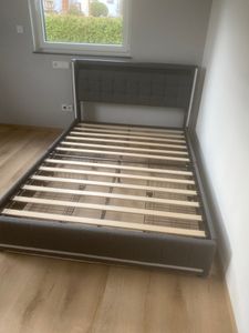 CDGlobal letto imbottito 140x200cm con USB e prese, letto per ragazzi letto matrimoniale con 4 cassetti, letto contenitore letto in legno massiccio con LED/tipo C e rete a doghe, lino, grigio Foto del cliente 2