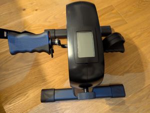 Neu Tretmann Basic Pedaltrainer Set -extra standfest & leise- inkl. Befestigungsband -DEKRA - Beintrainer für Senioren Heimtrainer Mini Bike Kunden-Foto 2