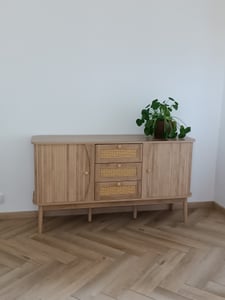 Sweiko dressoir, rieten commode, commode met schuifdeuren, verstelbare legplanken en een afgerond bovenblad. Klantenfoto 1