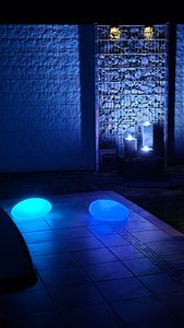Bonetti LED Solar Gartenleuchte Würfel / Cube / Farbwechsel / ca. 30 x 30 cm / IP67 / RGB / Würfel Solarlampe / Dekoleuchte / Außenleuchte / Gartenlampe / Würfelleuchte / Dekowürfel Kunden-Foto 2