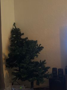 Sapin de Noël artificiel CASARIA® de 150 cm, guirlande lumineuse de 100 LED, sapin avec éclairage d'aspect naturel, système d'emboîtement, branches denses, stable, difficilement inflammable Photo du client 7