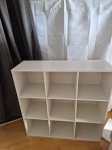 COSTWAY Bücherregal aus Holz, Bücherschrank mit 4 Fächern, Würfelregal mit Kippschutz-Set, Standregal, Aufbewahrungregal 60 x 30 x 60 cm, Weiß Kunden-Foto 1