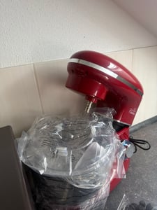 Küchenmaschine 6L Schüssel - 1.500 WATT in Beere mit Planetenrührwerk inkl. Edelstahlschüssel, Schneebesen, Knethaken Kunden-Foto 12