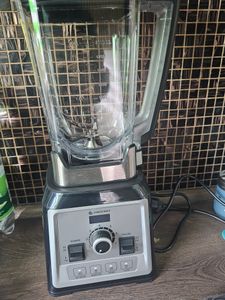 AMZCHEF Standmixer, 2000W Hochleistungsmixer, Smoothie Maker Mixer - 4 Vorprogramme - 8 Geschwindigkeiten - 8 Scharfe Klingen für 3D-Montage - 2 L Kunden-Foto 4