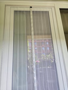 Sekey 70x200cm Magnet Fliegengitter Tür Vorhang für Holz, Eisen, Aluminium Türen und Balkon. Einfache Installation Schwarz Kunden-Foto 9