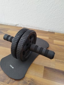 Gymtek® Ab Roller, Appareil pour abdominaux, Ab Wheel avec tapis de genoux - poignées antidérapantes - Ab-Roller pour Workout, Home Gym, Fitness, Pilates - Appareils de fitness à domicile Photo du client 1