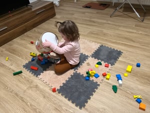 PLAYTIVE Holzbausteine Stadt Spielzeug 50-teilig Massivholz Bunt Kreativ Set Kunden-Foto 2
