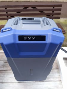 VEVOR Autokoeelkast, 12-volt autokoeelkast, draagbare 15-liter enkele zone vriezer, instelbaar temperatuurbereik van -4℉ tot 68℉, 12/24 V DC en 100-240 V AC compressor koelkast voor outdoor gebruik, kamperen en campers Klantenfoto 1