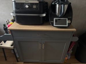 COSTWAY Carrello da cucina con porta asciugamani Portaspezie Cassetto e ripiano regolabile in altezza Isola da cucina arrotolabile Carrello portavivande nero Foto del cliente 3