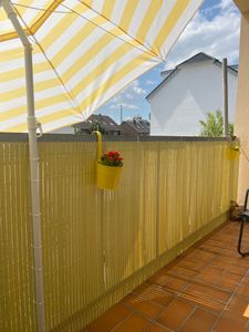 XMTECH PVC Sichtschutzmatte Sichtschutzzaun Wetterfest 120x300cm Sichtschutz Zaun Windschutz für Garten und Balkon, Grün Kunden-Foto 1