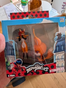Miraculous Fuchs und schwarze Katze Briefmarken 2er Pack Kunden-Foto 1