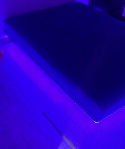 DEWINNER 160 x 200 cm Bettgestell (inkl. Metall-Bettbrett), schwebendes Doppelbett mit LED-Beleuchtung, stabiles Metall-Bettbrett, 20 cm Stauraum Kunden-Foto 3