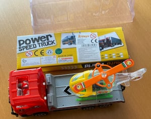 Camioncino rosso giocattolo con elicottero - circa 19 cm Foto del cliente 3