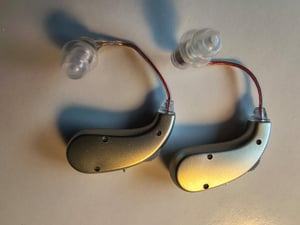 2X Digital Hörgerät Hörhilfe Hörverstärker Hörgeräte Gerät Taub Verstärker DE Kunden-Foto 1