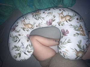 Pepi Stillkissen mit Velvet - Stillhorn Stillhörnchen kleines Baby Still Kissen für Füttern von Babys Neugeborene Breastfeeding - Geen Groove Kunden-Foto 1