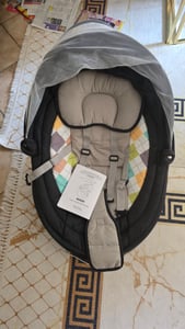 Babywippe Elektrische Babyschaukel mit Musik 5 Schwingungsamplituden Timing, ab der Geburt bis, 0-9 kg, Grau Kunden-Foto 1
