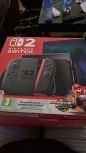 Nintendo Switch 2-Konsolen + Mario Kart World Kunden-Foto 10