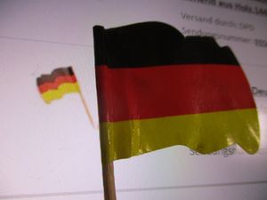 Fahnenpicker Deutschland wehend aus Holz, 8 cm, 144 Stück Kunden-Foto 4