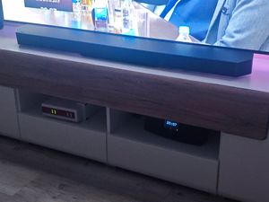 Samsung Q-series Soundbar HW-Q935D 9.1.4- Kanal Sub Woofer & Rücklautsprecher (2024), 9.1.4 Kanäle, 540 W, DTS:X, Dolby Atmos, Dolby TrueHD, High Definition Audio (HD Audio), 160 W, Schwarz, High Dynamic Range 10+ (HDR10 Plus), High Dynamic Range 10+ Adaptive (HDR10 Plus Adaptive) Kunden-Foto 1