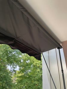 FIVMEN Klemmmarkise Balkon 350cm breit - Markise mit Handkurbel Höhenverstellbar Balkonmarkise ohne Bohren, UV-Schutz, Sonnenschutz, Wetterfest (350 x 120cm, Grau) Kunden-Foto 5