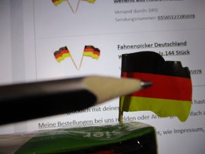 Fahnenpicker Deutschland wehend aus Holz, 8 cm, 144 Stück Kunden-Foto 3